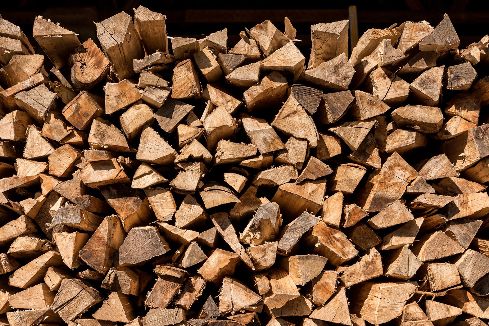 Hirschmann-Holz Gnas Steiermark Rundholz verkaufen Schnittholz kaufen Kantholz Brennholz Hackschnitzel Furniere Lohntrocknung Transporte Holzschlägerungen