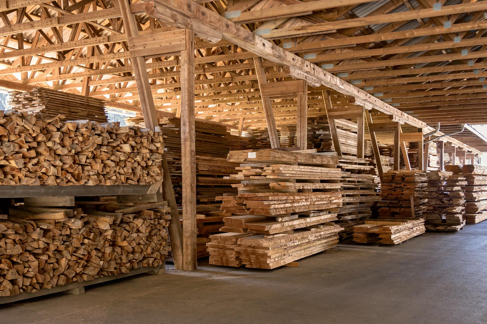 Hirschmann-Holz Gnas Steiermark Rundholz verkaufen Schnittholz kaufen Kantholz Brennholz Hackschnitzel Furniere Lohntrocknung Transporte Holzschlägerungen