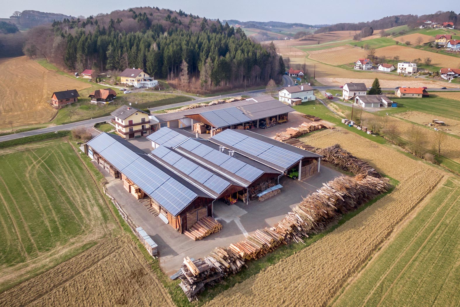 Hirschmann-Holz Gnas Steiermark Rundholz verkaufen Schnittholz kaufen Kantholz Brennholz Hackschnitzel Furniere Lohntrocknung Transporte Holzschlägerungen